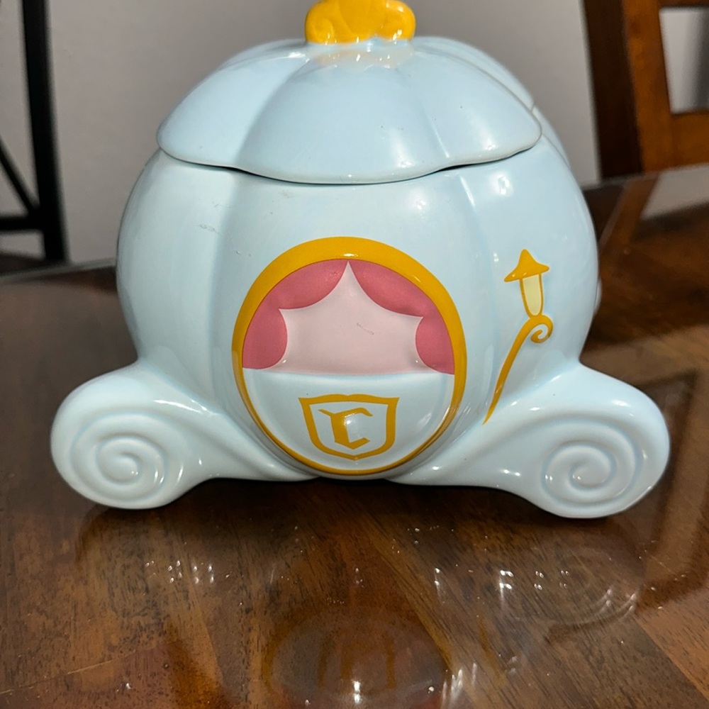Rae Dunn Bobbidi Bobbidi Boo canister